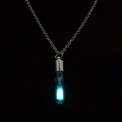 New Fashion Women Men Glowing Luminous Sand Timer Pendant Glass Hourglass Bottle Necklace Jewelry Decorations Gifts