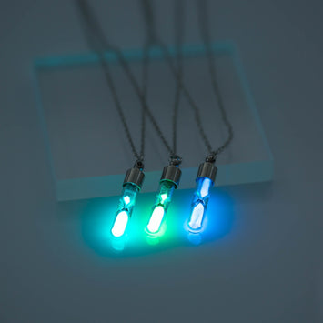 2019 fashion hourglass Luminous  Pendant  Necklace Glowing in the Dark  Hollow Luminous Pendant Necklace Jewelry Halloween Gifts